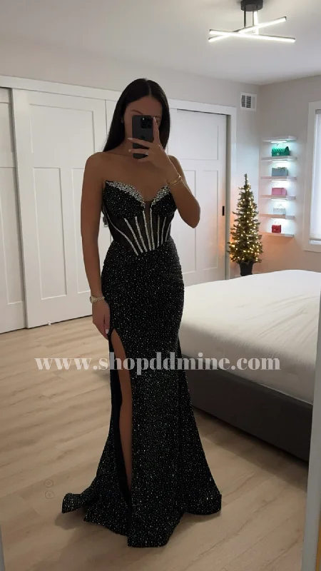 STRAPLESS CRYSTAL EMBELLISHED BLACK FITTED GOWN